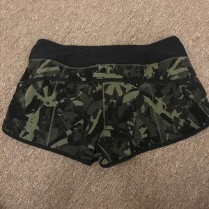Lululemon Pop cut camo fatigue speed shorts H20